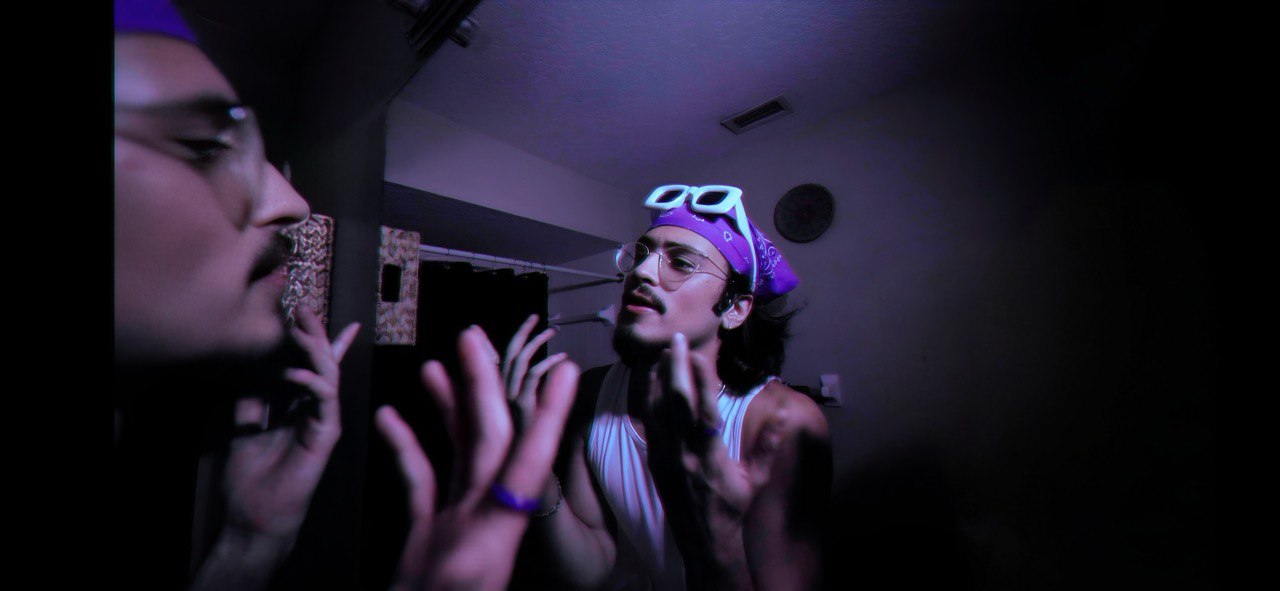 Ayyo Will mirror shot